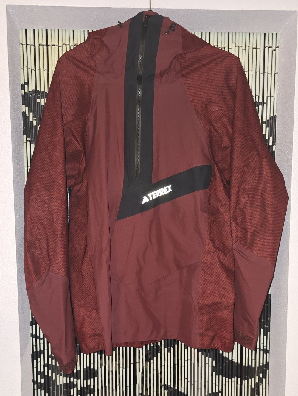 adidas Terrex Maroon Anorak Half Zip Jacket with Black Chest Panel Size XL